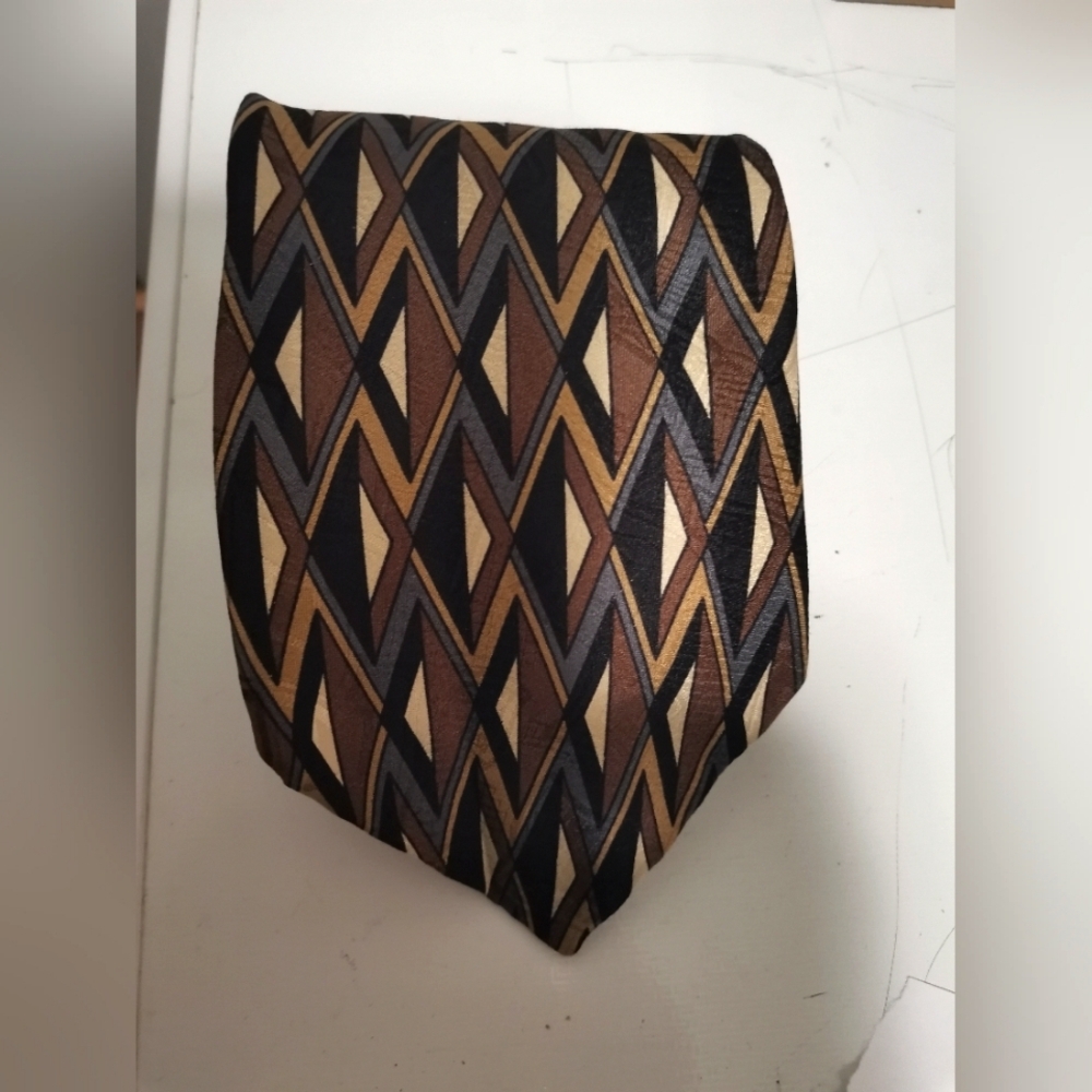 WINDSOR SILK TIE